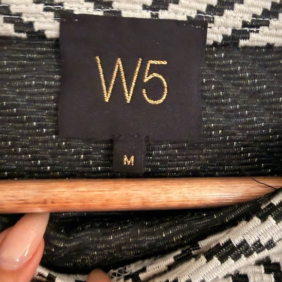 W5 Black and White Geometric Blouse Bell Sleeves - Picture 4 of 5